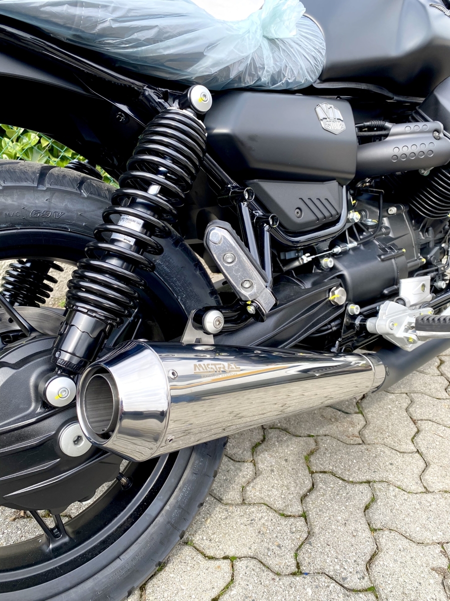 MISTRAL社製　V7 850 EURO5用　ロングタイプ MGH-V7850SHORT-P MISTRAL V7 850 EURO5用ステンレス製リバース